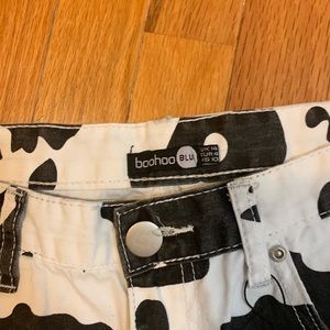 Boohoo Shorts - Boohoo cow print high rise shorts size 10 Boohoo Shorts - Boohoo cow print high rise shorts size 10